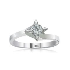 0,20 Karat Pırlanta Badem Çapraz Tektaş Yüzük